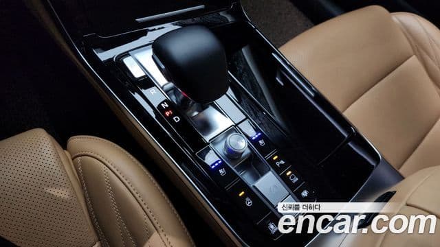 Kia K7 Premier гибрид Signature, 2021 9