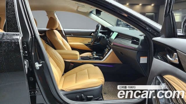 Kia K7 Premier гибрид Signature, 2021 10