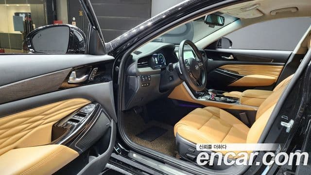 Kia K7 Premier гибрид Signature, 2021 11