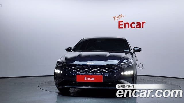 Kia K8 гибрид Signature, 2023 3