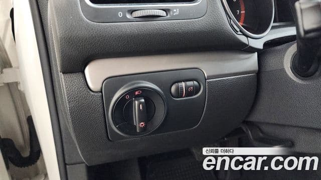 Volkswagen Гольф 6세대, 2011 18