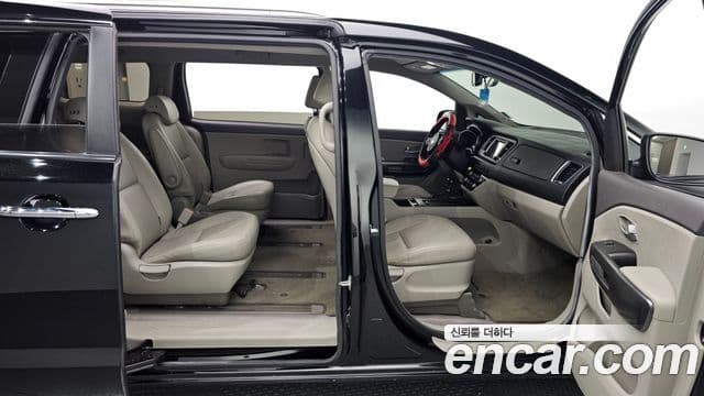 Kia All New Carnival Luxury, 2015 12