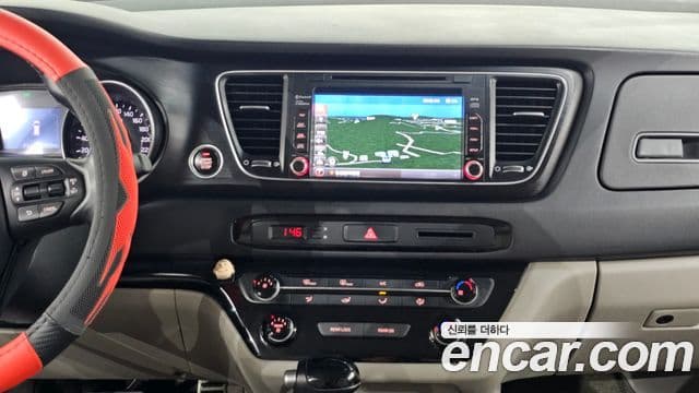 Kia All New Carnival Luxury, 2015 14