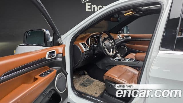 Jeep Grand Cherokee WK2, 2020 11