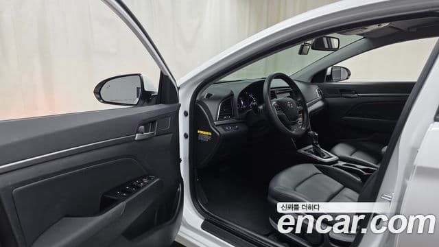 Hyundai Avante AD 1.6 GDI Value Plus, 2017 10