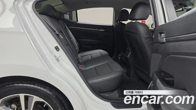 Hyundai Avante AD 1.6 GDI Value Plus, 2017 12