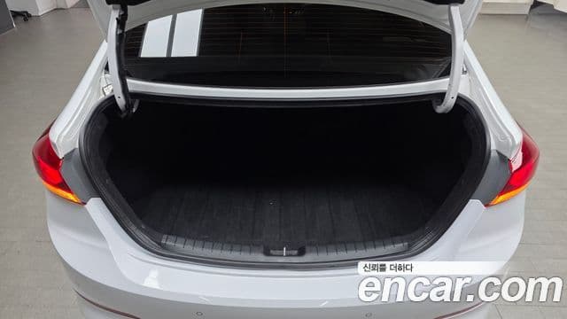 Hyundai Avante AD 1.6 GDI Value Plus, 2017 20