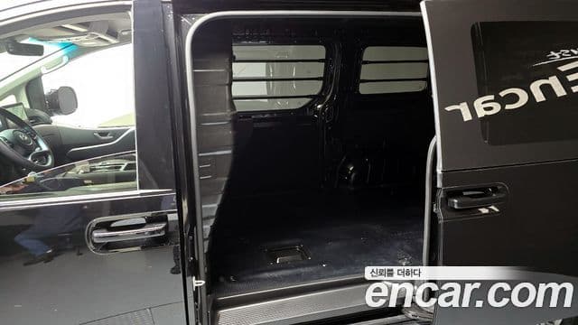 Hyundai Staria Modern, 2025 11