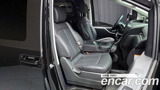 Hyundai Staria Modern, 2025 12