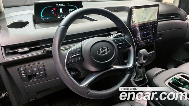 Hyundai Staria Modern, 2025 13