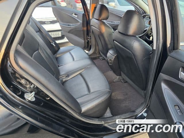 Hyundai YF Sonata Luxury, 2012 9