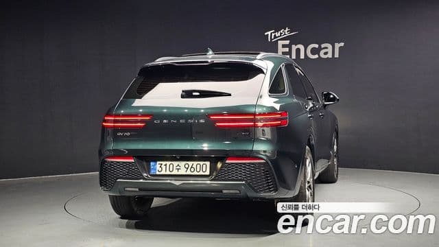 Genesis GV70, 2021 4
