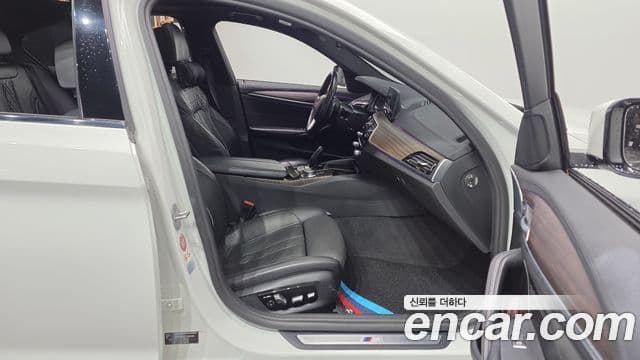 BMW 5시리즈 (G30) 520d M Sport Plus, 2017 11