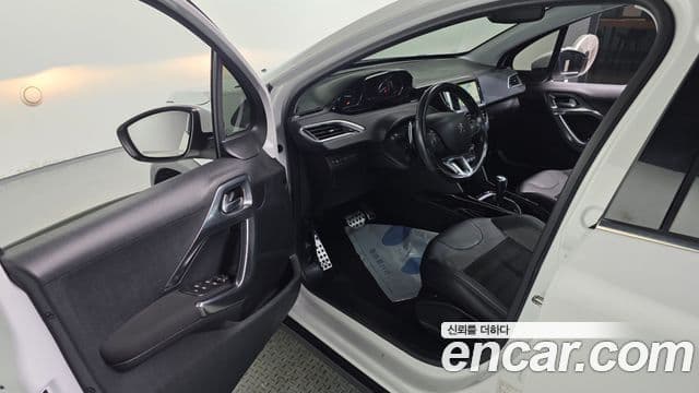 Peugeot 2008 1.6 BlueHDi Allure GC, 2018 11