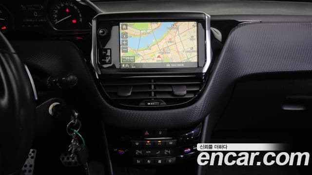 Peugeot 2008 1.6 BlueHDi Allure GC, 2018 14