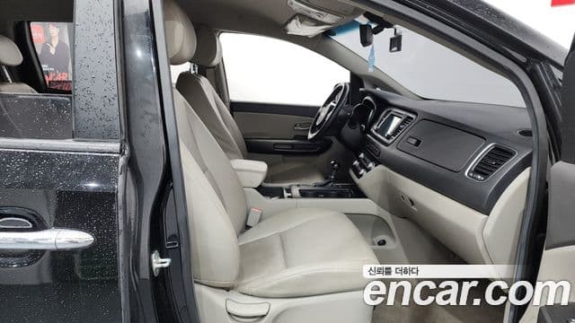 Kia All New Carnival Luxury, 2016 11