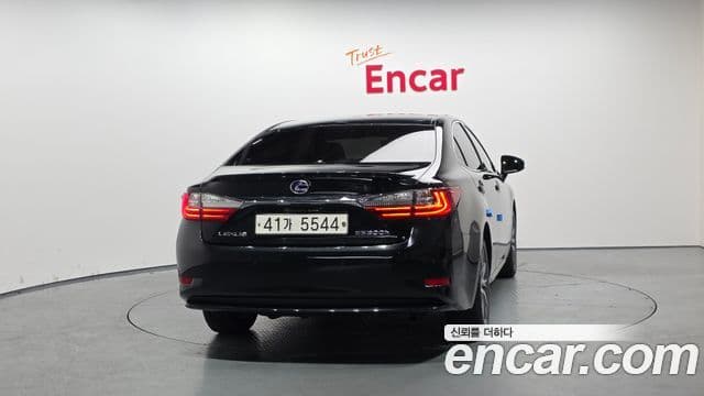 Lexus New ES300h XV60, 2018 4