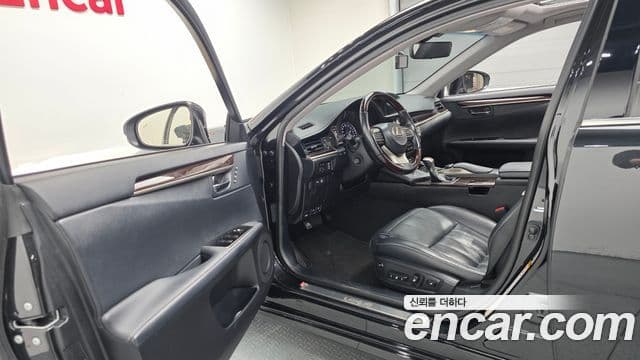 Lexus New ES300h XV60, 2018 10