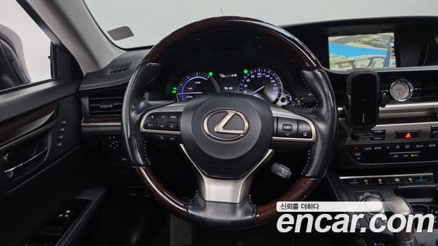 Lexus New ES300h XV60, 2018 13