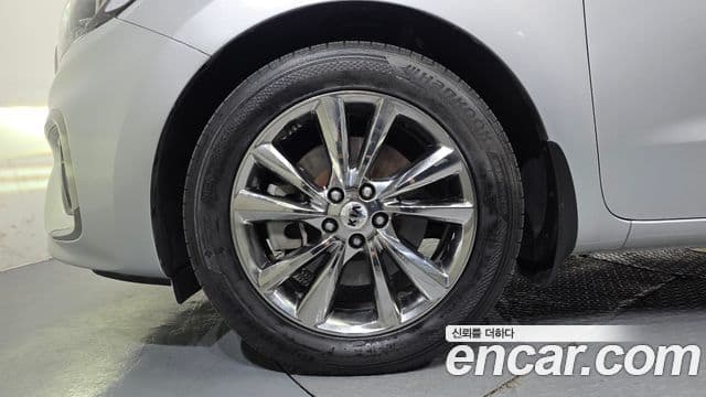 Kia The / новый New Carnival Special, 2019 все фото