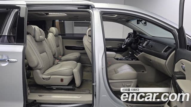 Kia The / новый New Carnival Special, 2019 11