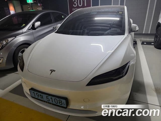 Tesla модель 3, 2024 2