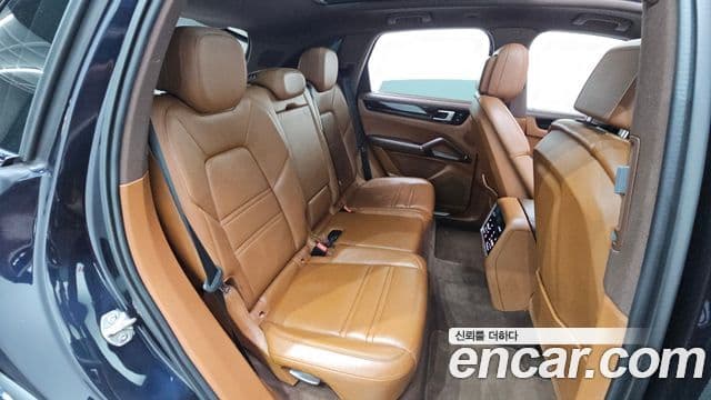 Porsche Cayenne (PO536) 3.0 E-гибрид, 2021 12