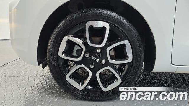 Kia The / новый New Ray Signature, 2021 все фото