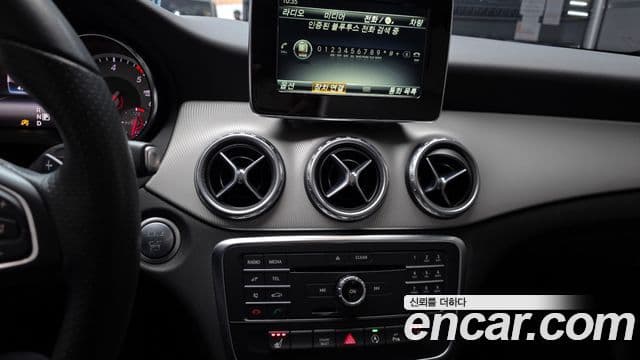 Mercedes-Benz GLA-класс X156 GLA200 d, 2017 15