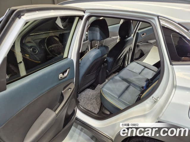 Hyundai Kona гибрид Special, 2020 15