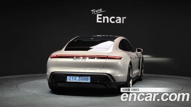 Porsche 타이칸 GTS, 2023 4