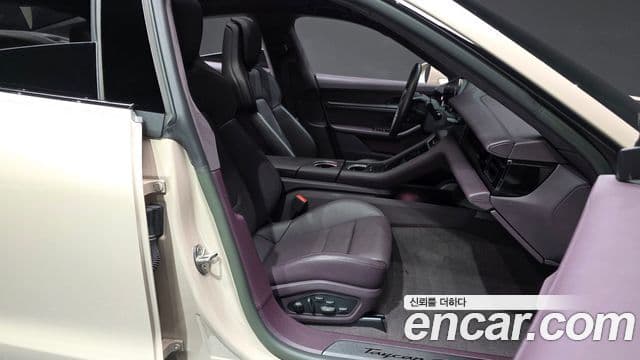 Porsche 타이칸 GTS, 2023 10