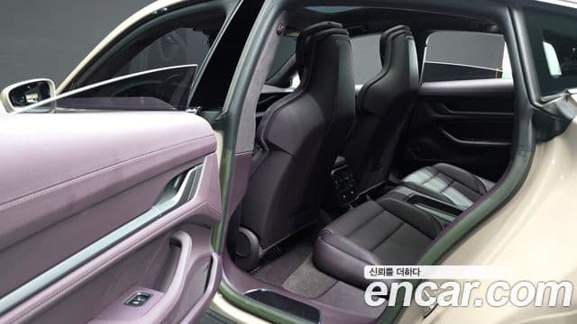 Porsche 타이칸 GTS, 2023 12