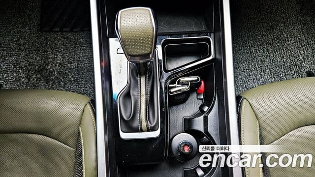 KG모빌리티(SsangYong) Torres T7, 2024 9