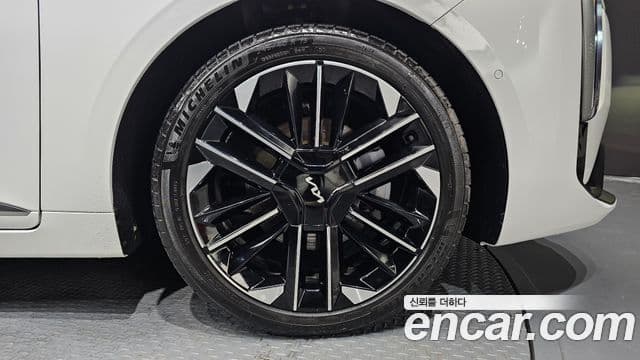 Kia The / новый New K8 гибрид Signature, 2025 все фото