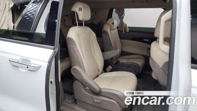 Kia Carnival 4세대 Signature, 2023 12