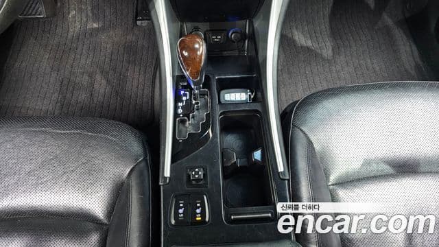 Hyundai YF Sonata люксовая версия, 2010 9