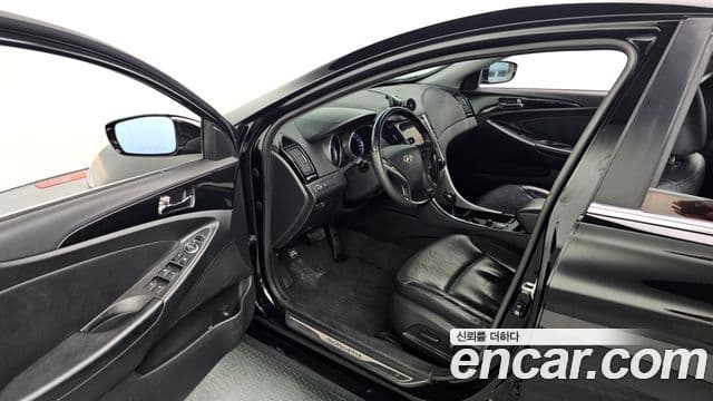 Hyundai YF Sonata люксовая версия, 2010 10