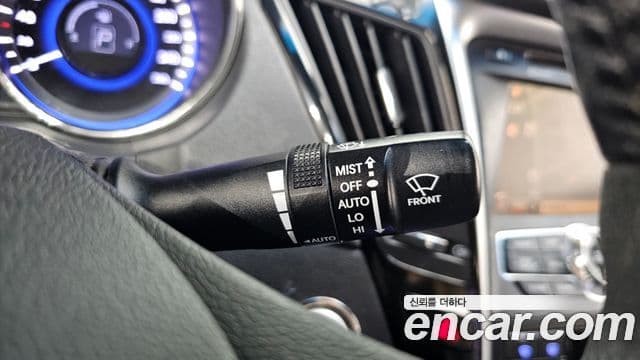 Hyundai YF Sonata люксовая версия, 2010 17