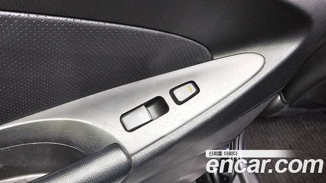 Hyundai YF Sonata люксовая версия, 2010 18