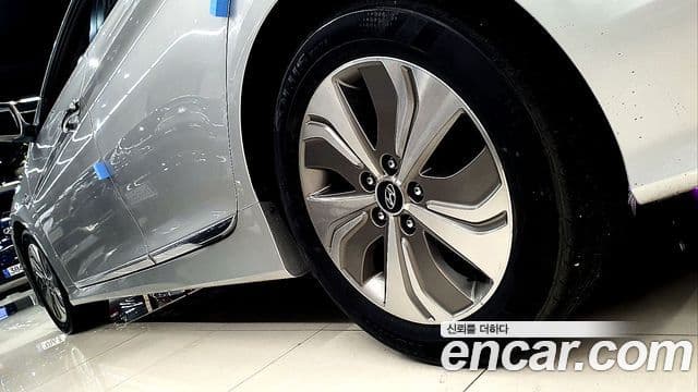 Hyundai Sonata гибрид Modern, 2014 8