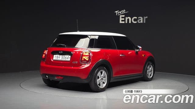 Mini Cooper 3세대, 2017 2