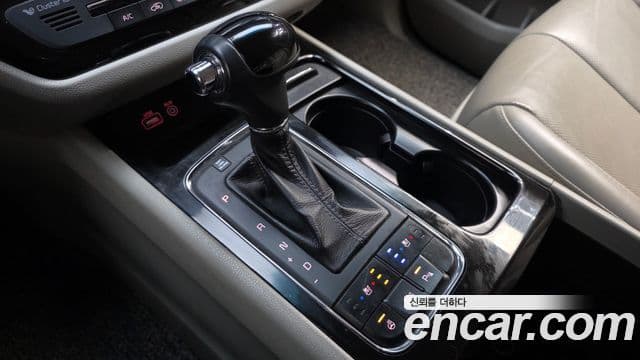 Kia All New Carnival Noblesse, 2016 9