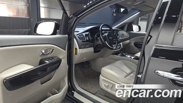Kia All New Carnival Noblesse, 2016 10
