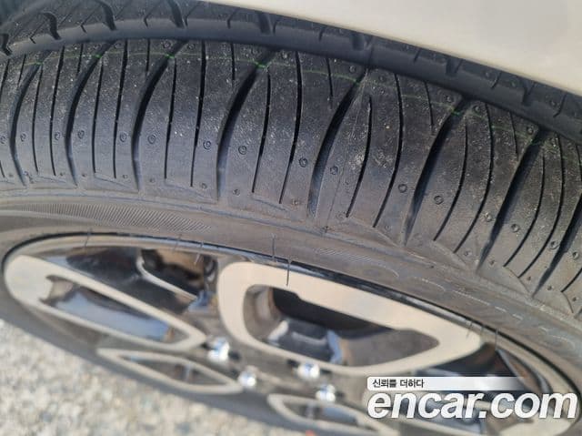 Kia The / новый New Ray Signature, 2022 все фото