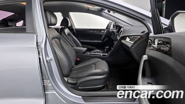 Hyundai LF Sonata LPI Smart(для людей с инвалидностью), 2016 10