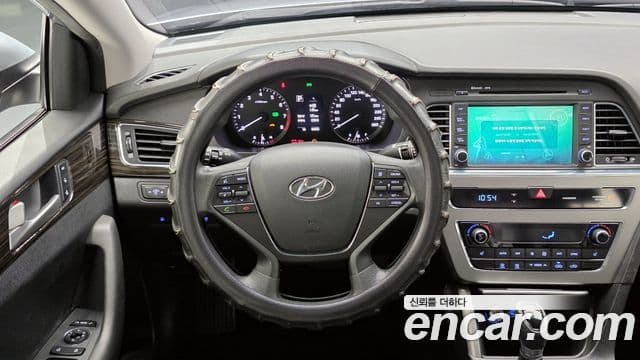 Hyundai LF Sonata LPI Smart(для людей с инвалидностью), 2016 13
