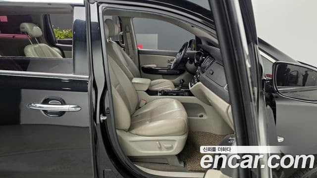 Kia All New Carnival Noblesse, 2015 11