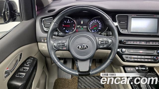 Kia All New Carnival Noblesse, 2015 13