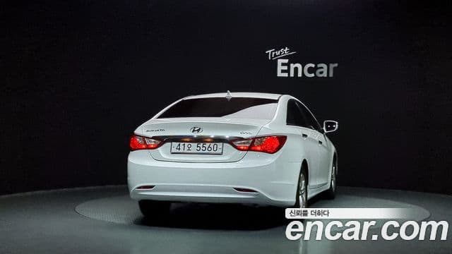 Hyundai YF Sonata Luxury, 2012 4